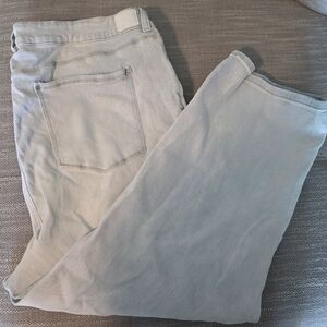 NWOT Juniors Plus Size 24W Light Wash Distressed Ankle Length Jeans 3X Stretchy